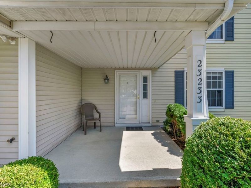 23233 Grist Mill Court, Unit 25A, Olmsted Falls, OH 44138 Photo 5