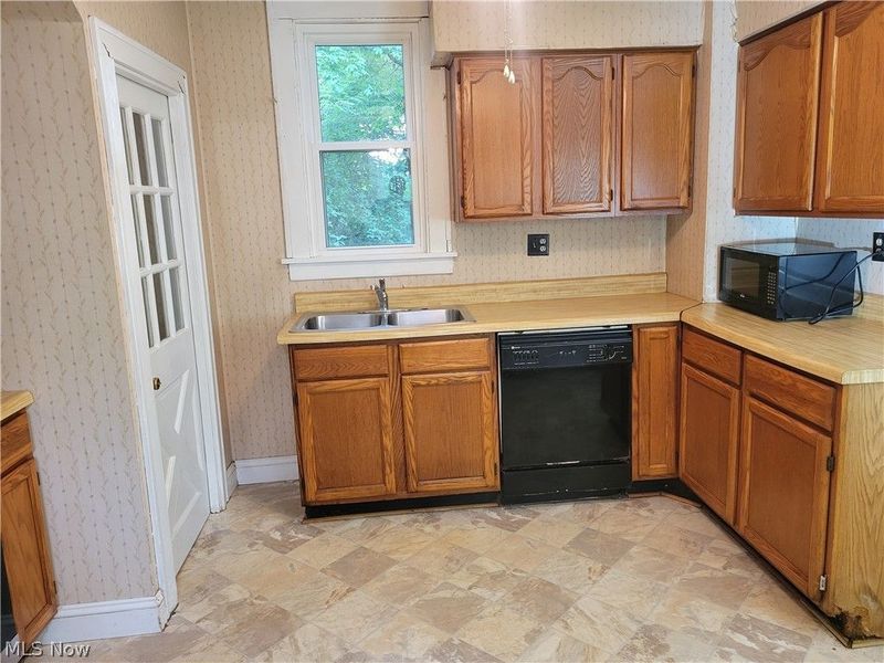 7507 Hankee Road, Garrettsville, OH 44231 Photo 9