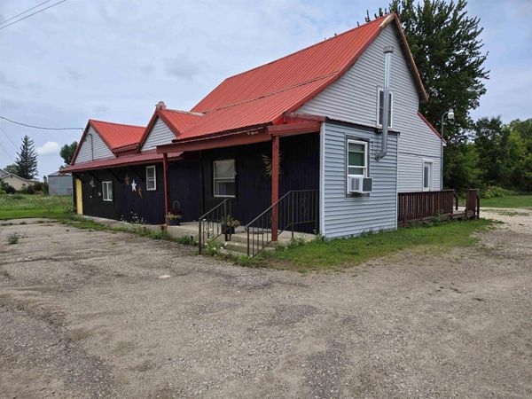 8495 State Hwy 9, Lime Springs, IA 52155