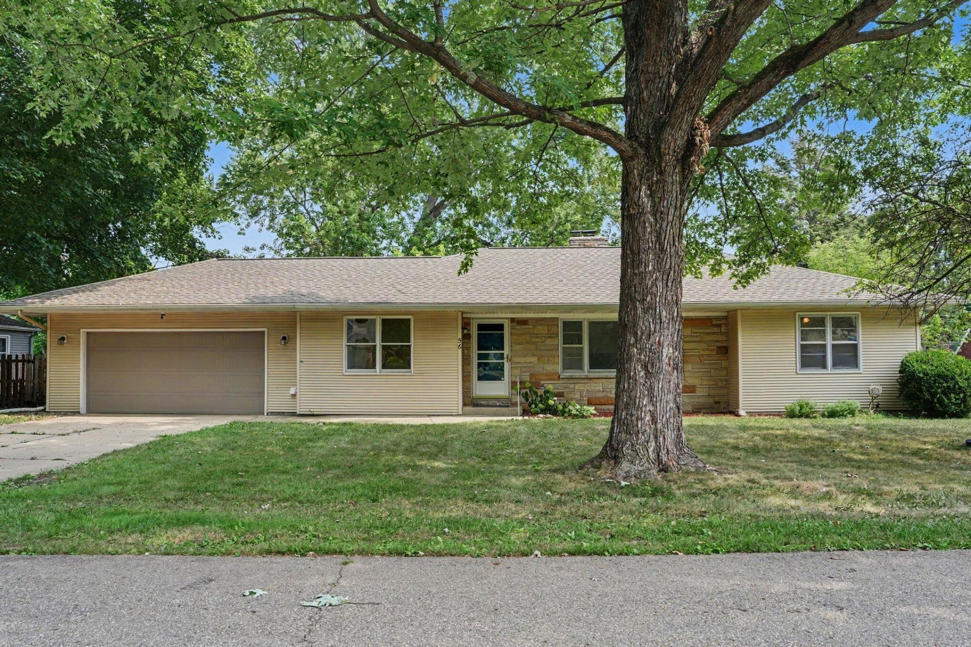 56 Garden Avenue N, Battle Creek, MI 49017 Main Photo
