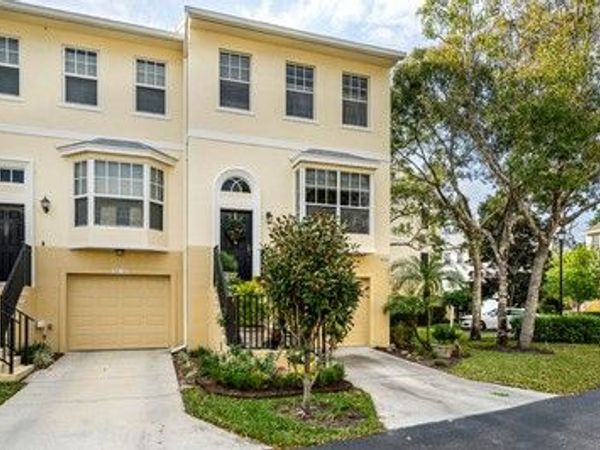 1635 42nd Square, Unit 104, Vero Beach, FL 32960