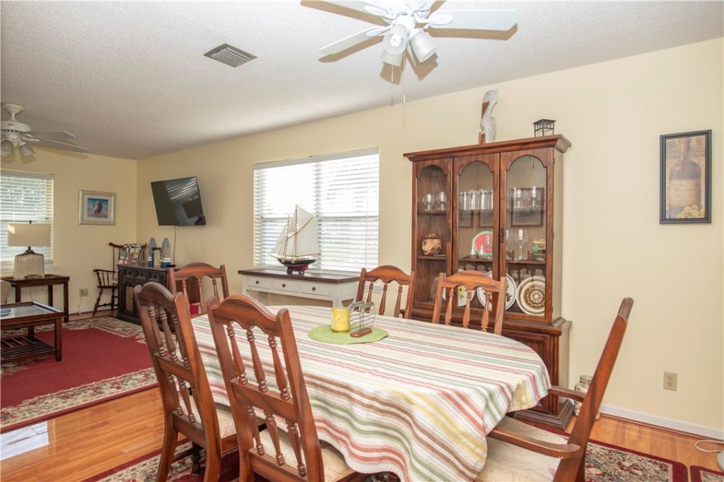 574 S Easy Street, Sebastian, FL 32958 Photo