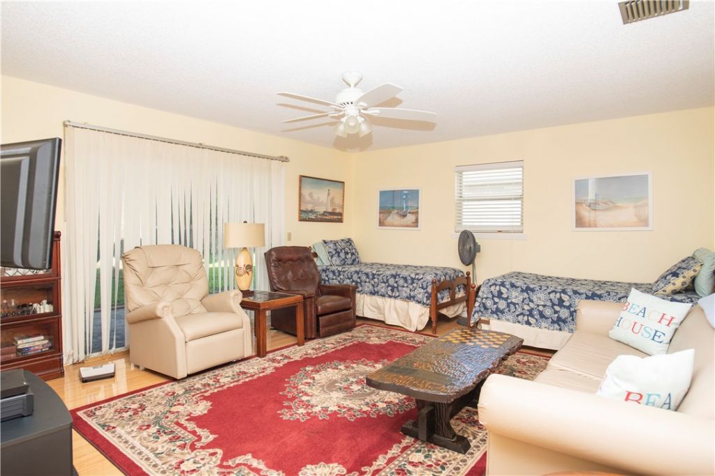 574 S Easy Street, Sebastian, FL 32958 Photo