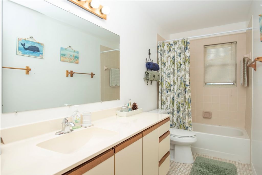 574 S Easy Street, Sebastian, FL 32958 Photo
