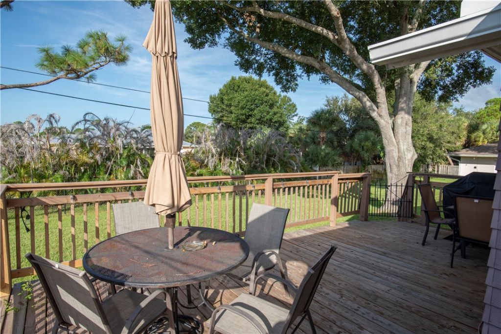 574 S Easy Street, Sebastian, FL 32958 Photo