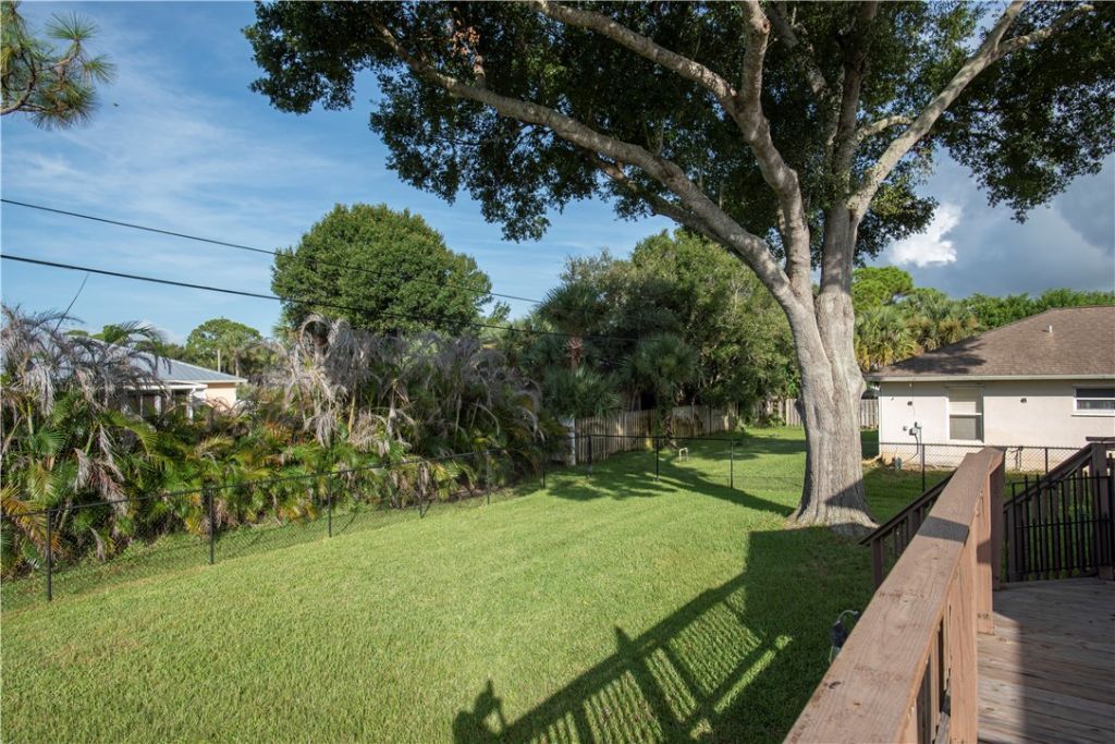 574 S Easy Street, Sebastian, FL 32958 Photo