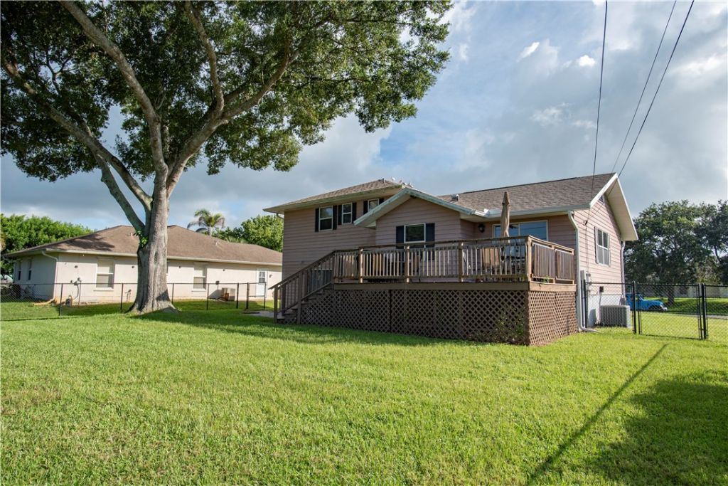 574 S Easy Street, Sebastian, FL 32958 Photo