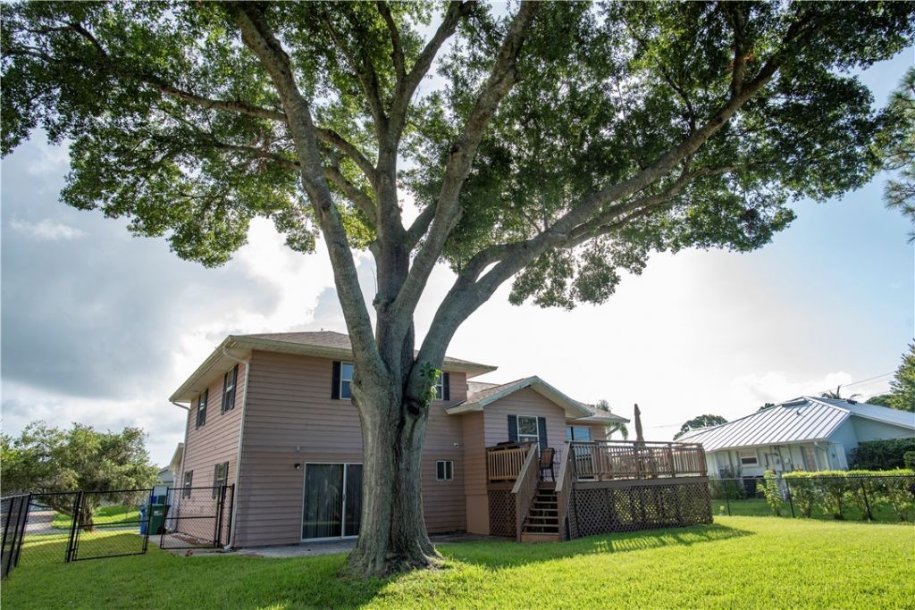 574 S Easy Street, Sebastian, FL 32958 Photo