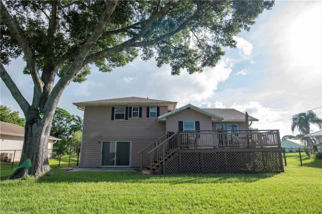 574 S Easy Street, Sebastian, FL 32958 Photo