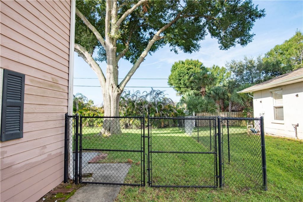 574 S Easy Street, Sebastian, FL 32958 Photo