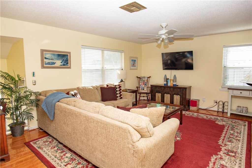 574 S Easy Street, Sebastian, FL 32958 Photo