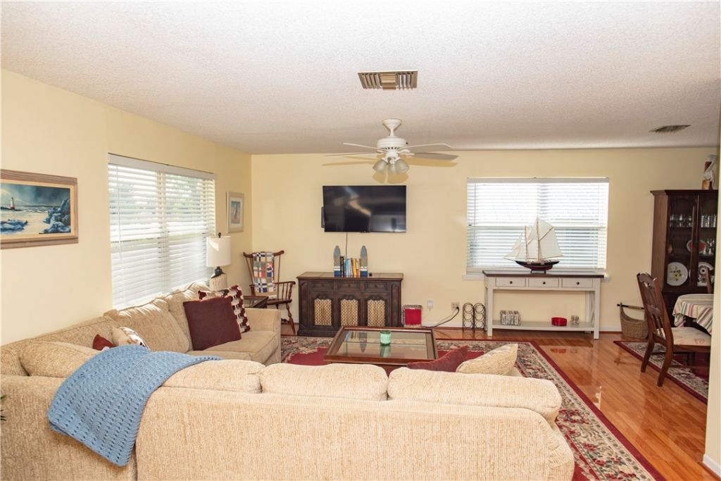 574 S Easy Street, Sebastian, FL 32958 Photo
