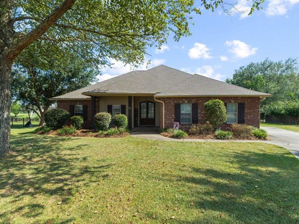 25 Lakeland, Petal, MS 39465