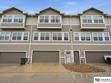 20878 T Court, Elkhorn, NE 68022
