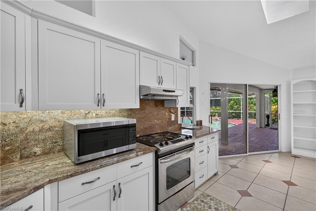 240 Stonegate Ct, Naples, FL 34119 Photo