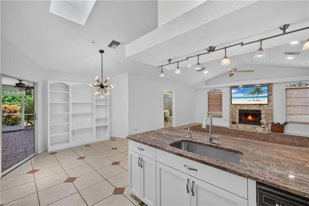 240 Stonegate Ct, Naples, FL 34119 Photo