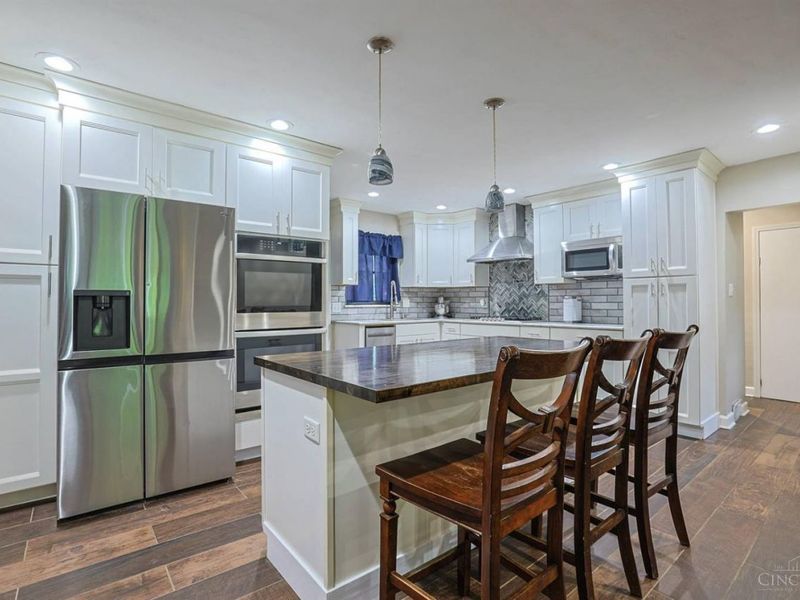 6135 Mernic Drive, Green Township, OH 45248 Photo 13
