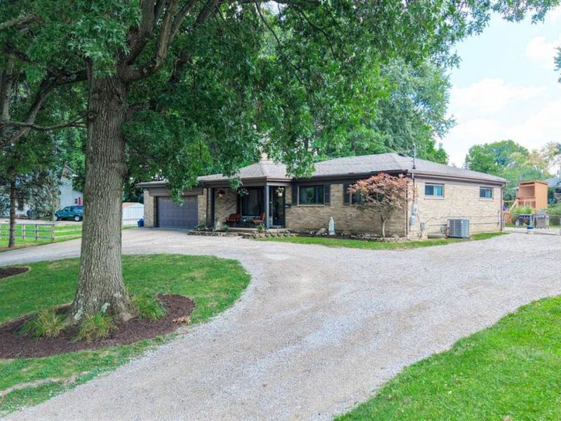 6135 Mernic Drive, Green Township, OH 45248 Photo 2
