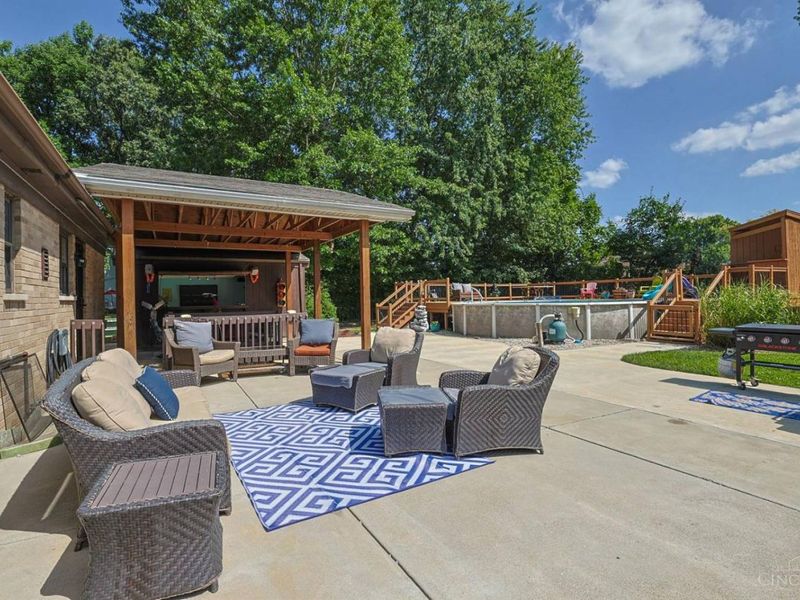 6135 Mernic Drive, Green Township, OH 45248 Photo 37