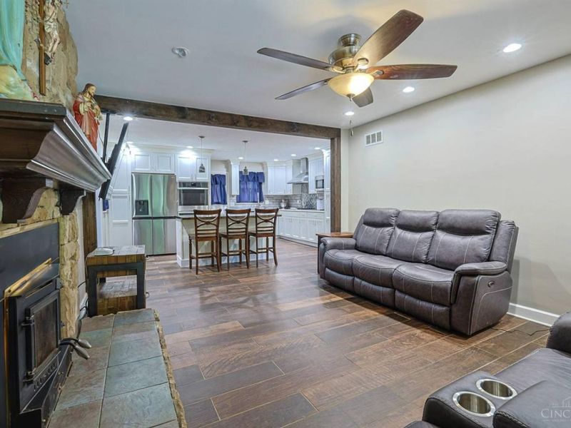 6135 Mernic Drive, Green Township, OH 45248 Photo 9