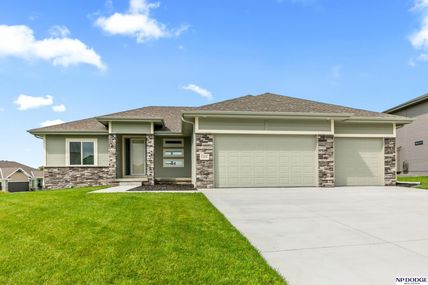 12630 Schirra Street, Papillion, NE 68046