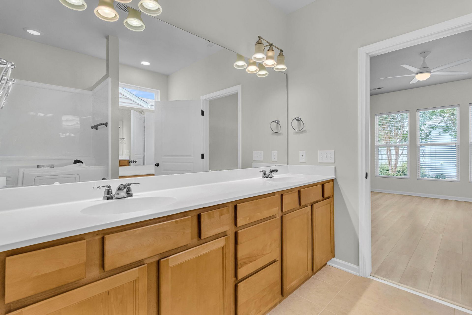 407 Waterlily Way Photo 21
