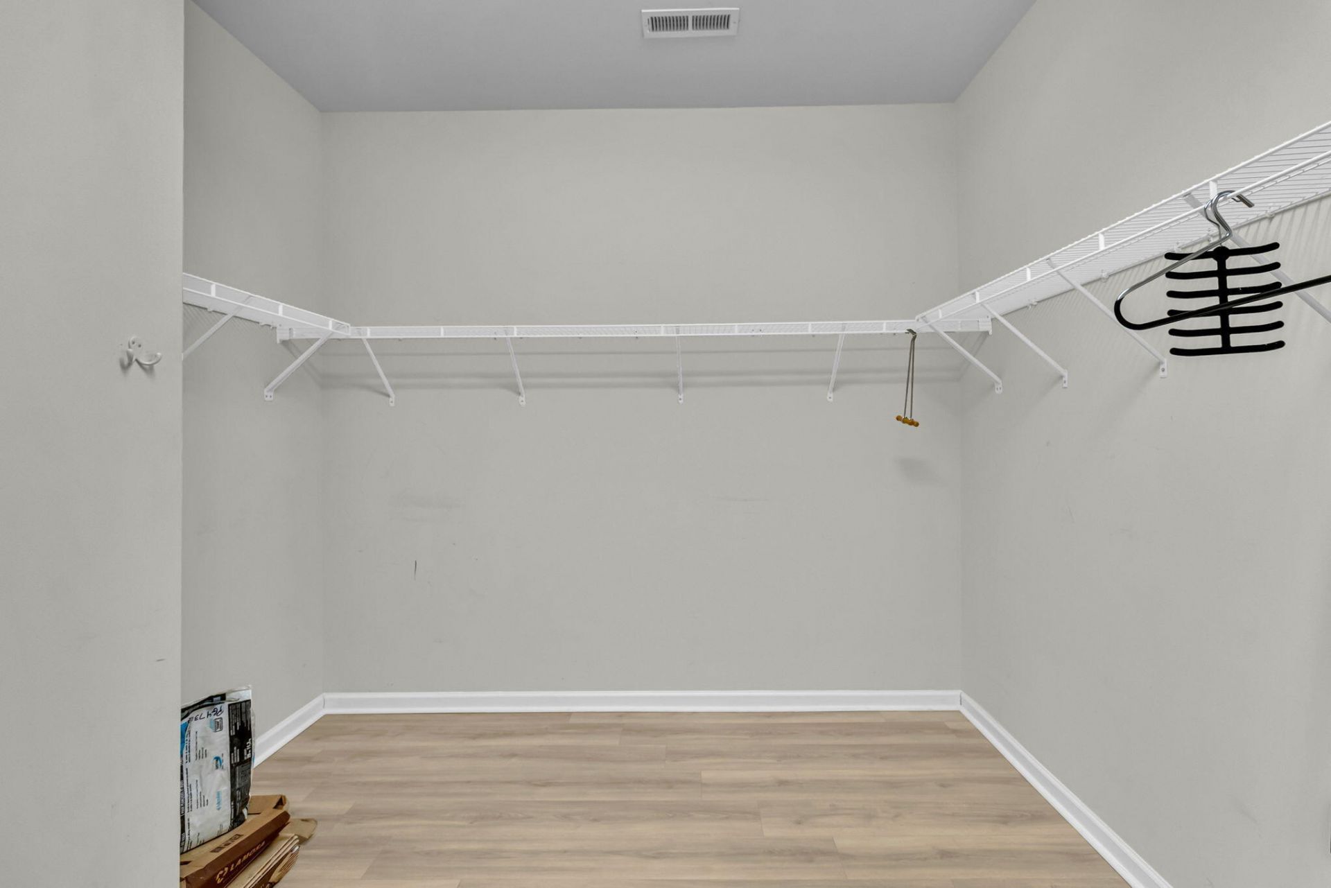 407 Waterlily Way Photo 23