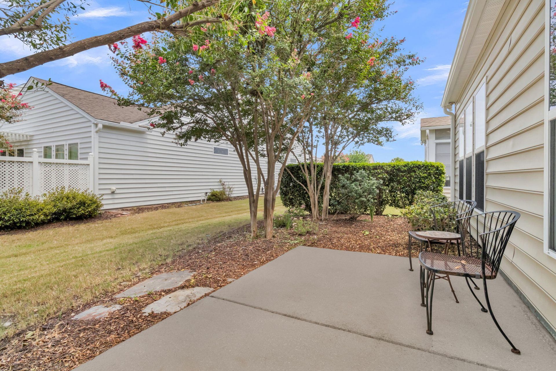 407 Waterlily Way Photo 30