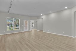 407 Waterlily Way photo 4