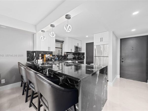 2302 S Cypress Bend Dr , Unit 306, Pompano Beach, FL 33069