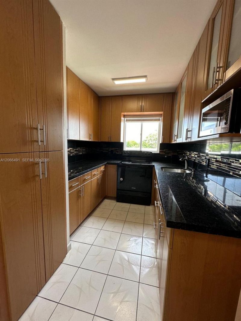 2921 SW 10th St, Unit 33, Miami, FL 33135 Photo