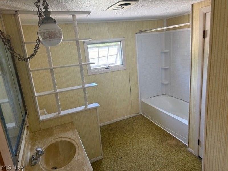 1525 Roanoke Avenue, Uhrichsville, OH 44683 Photo 15