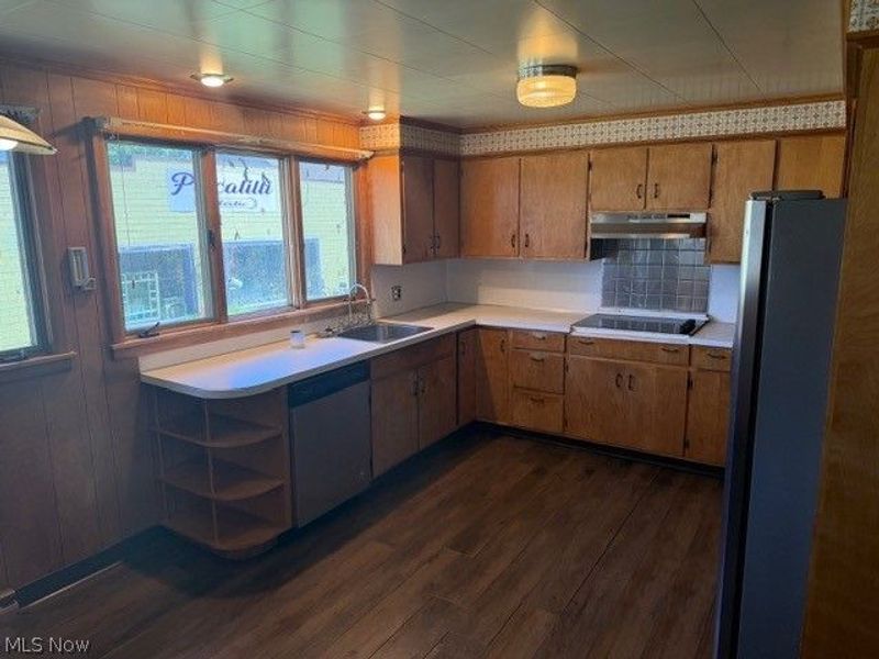1525 Roanoke Avenue, Uhrichsville, OH 44683 Photo 4
