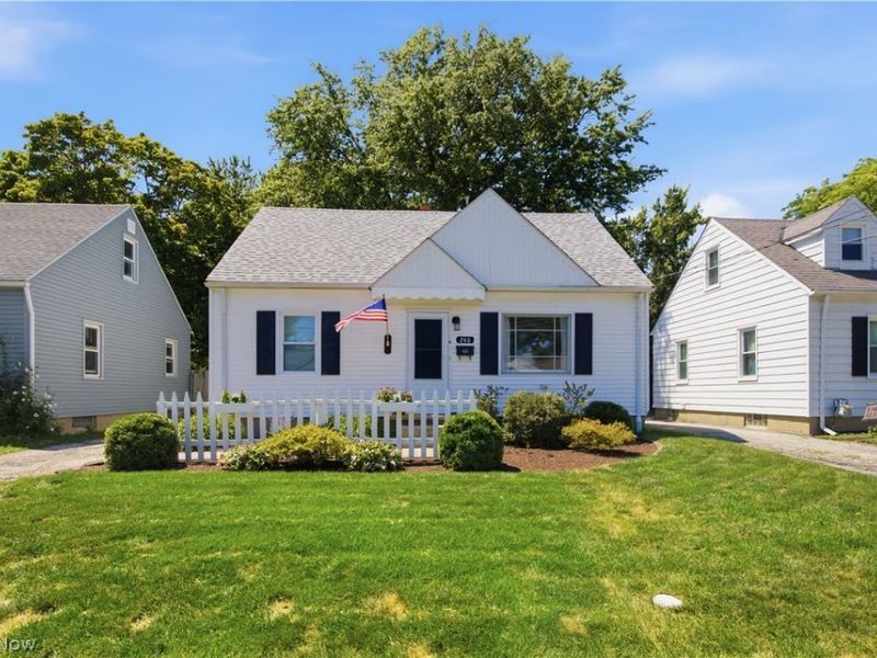 240 Moore Road, Avon Lake, OH 44012 Photo 2