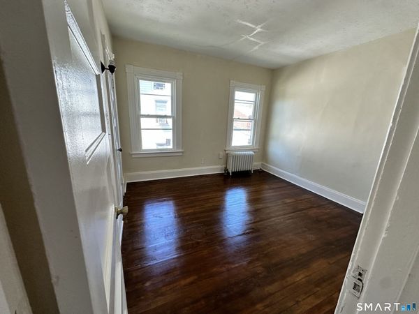 15-17 Beacon , Unit 2nd floor, Hartford, CT 06105