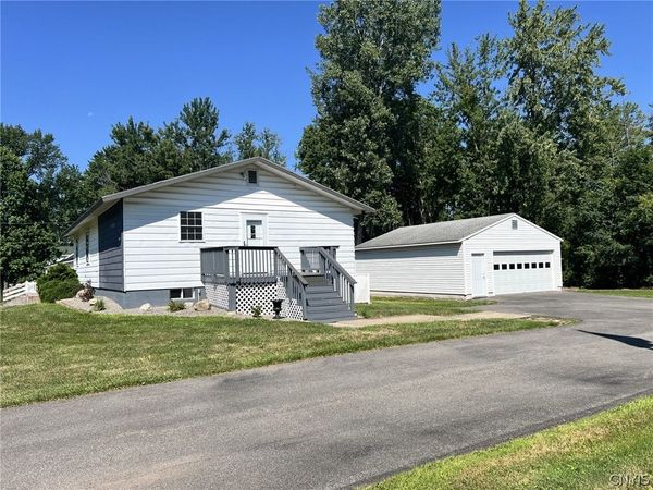 5981 E Pine Grove Road , Cicero, NY 13039