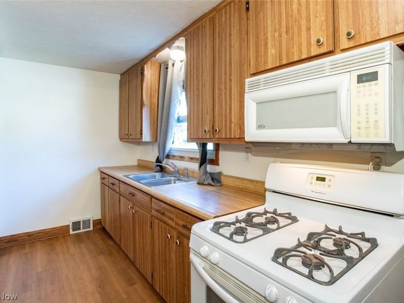 10191 Dupont Drive, Columbia Station, OH 44028 Photo 10