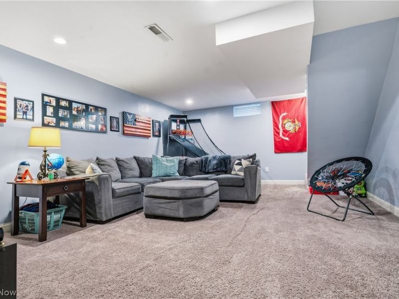 2553 Diamond Street NE, Canton, OH 44721 Photo 31