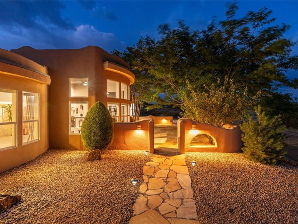 1 Sombra Court, Santa Fe, NM 87508