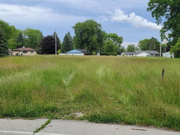 10568 S ALTON ROAD, Oak Creek, WI 53154