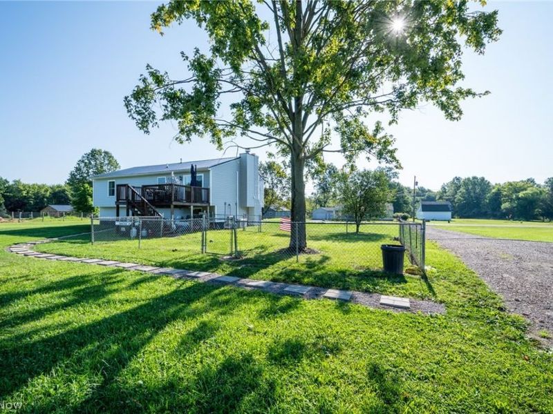 6175 Thompson Clark Road, Bristolville, OH 44402 Photo 5