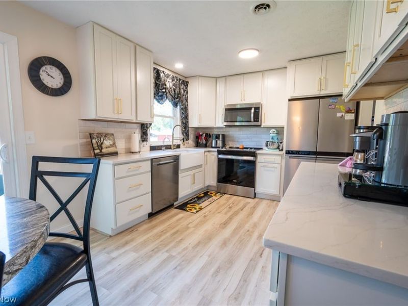 6175 Thompson Clark Road, Bristolville, OH 44402 Photo 9