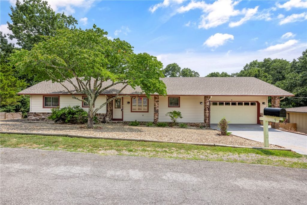 9 Lawson Lane, Bella Vista, AR 72715 Main Photo
