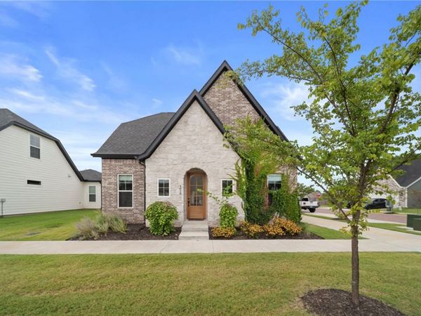 4028 W Sommerset Street , Rogers, AR 72758