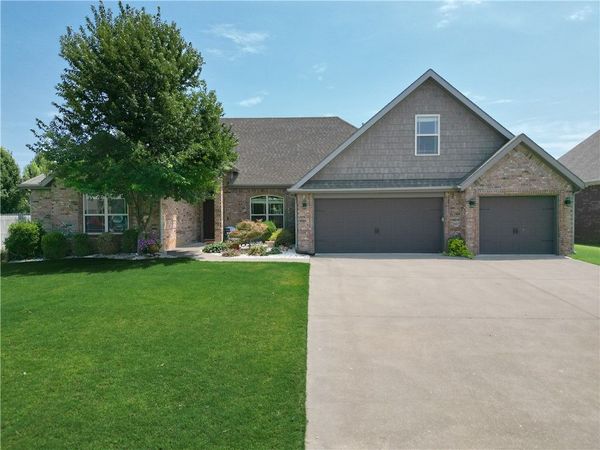 5401 S 61st Street , Rogers, AR 72758