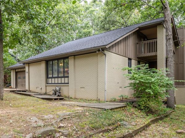 1168 E Oaks Manor Drive , Fayetteville, AR 72703