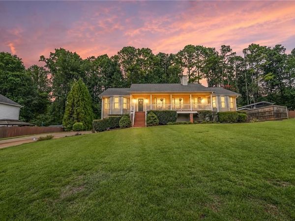 114 Valley Farm Lane , Acworth, GA 30102
