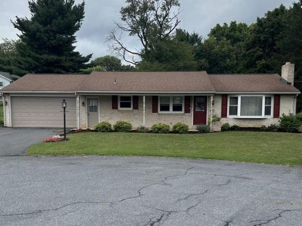 809 SENTZ DRIVE , MOUNT JOY, PA 17552