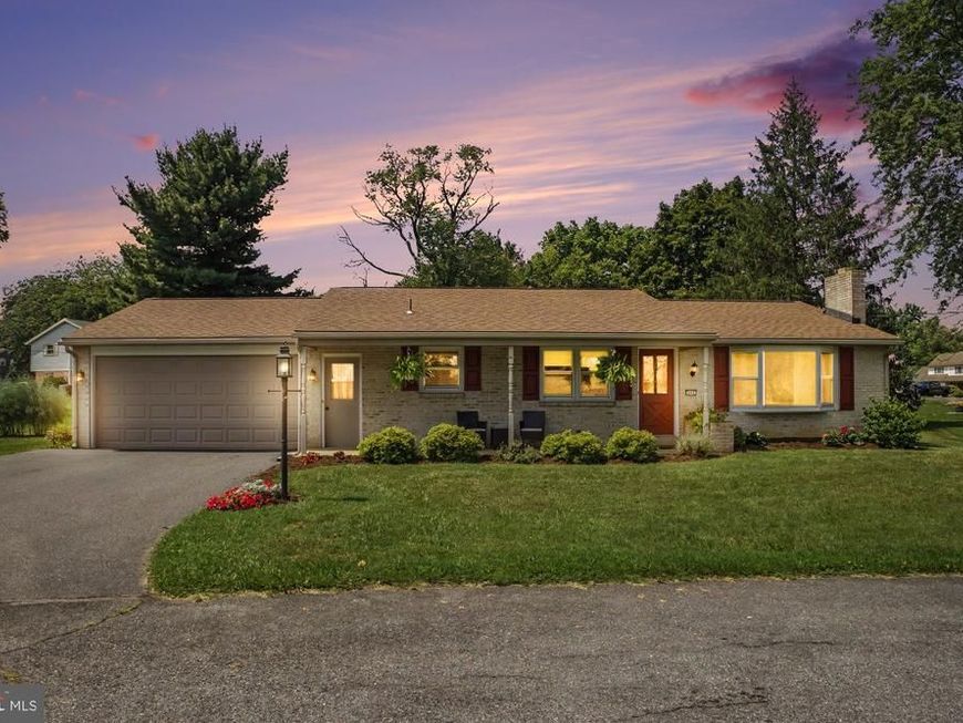 809 Sentz Drive, Mount Joy, PA 17552 Main Photo