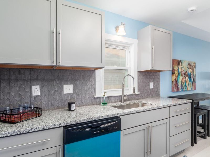 1569 E Blake Avenue , Columbus, OH 43211 Photo 10
